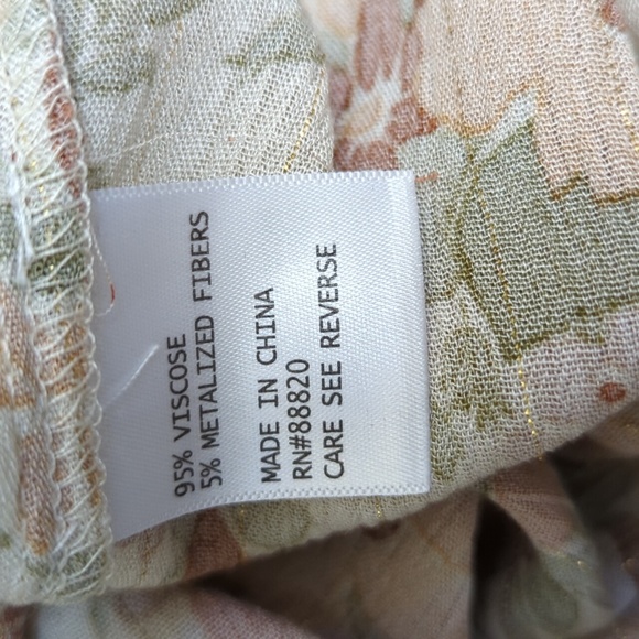 Cupcakes & Cashmere V Neck Floral Peasant Blouse with Tie Tassels Size XS - Picture 9 of 10